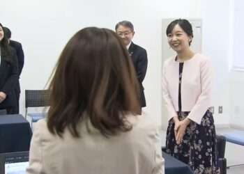Princesa Kako durante encontro em Hamamatsu. Foto: Reprodução/FNN