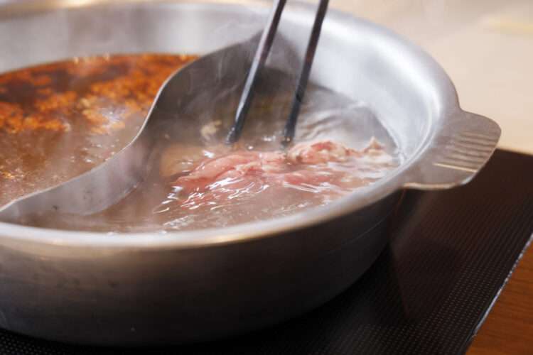 Shabu shabu era uma das refeições oferecidas pelo restaurante. Foto: iStock
