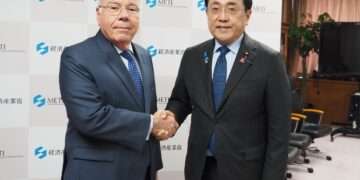 Mauro Vieira com o Ministro da Economia, Comércio e Indústria do Japão, Ryosei Akazawa. Foto: Reprodução/Ministry of Economy, Trade and Industry
