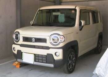 Carro dirigido pelo idoso em Toyokawa. Foto: Reprodução/Tokai TV
