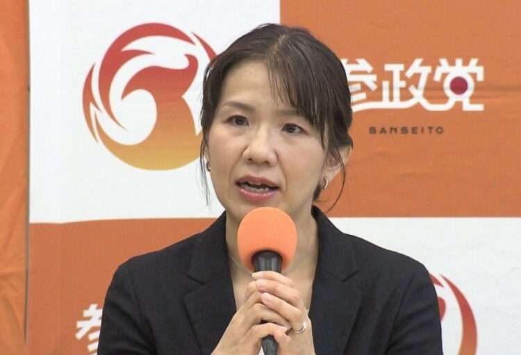 Parlamentar Mayuko Toyota, do Sanseito. Foto: Reprodução/ANN