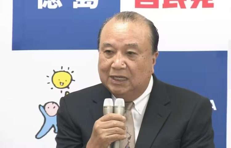 Mamoru Fukuyama, parlamentar responsável por temas ligados à Agência de Imigração. Foto: Reprodução/NHK