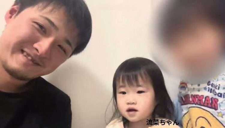 Haru Taira com a filha Runa. Foto: Reprodução/Kansai TV