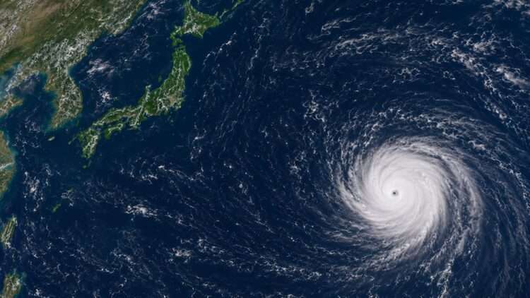 Imagem de IA mostra possível posição do tufão em 2 de agosto, de acordo com previsões da Agência Meteorológica do Japão