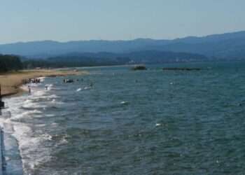 Praia de Matsudaehama, em Takaoka. Foto: Associação de Turismo de Toyama