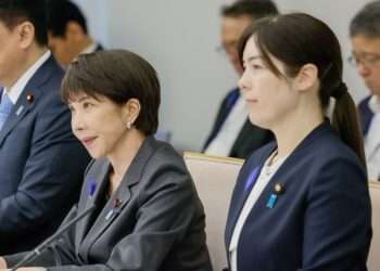 Primeira-ministra Sanae Takaichi e ministra Kimi Onoda. Foto: Reprodução/首相官邸