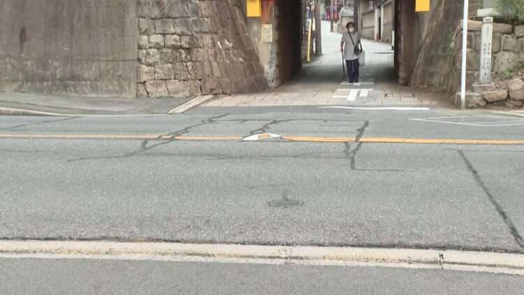 Rua estreita por onde trafegava a idosa. Foto: Reprodução/TSS