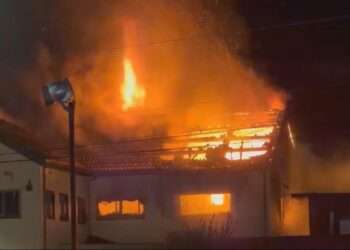 Incêndio em confeitaria na cidade de Motosu, Gifu. Foto: Reprodução/CBC