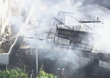 Casa destruída pelo fogo em Tsu. Foto: Reprodução/Tokai TV